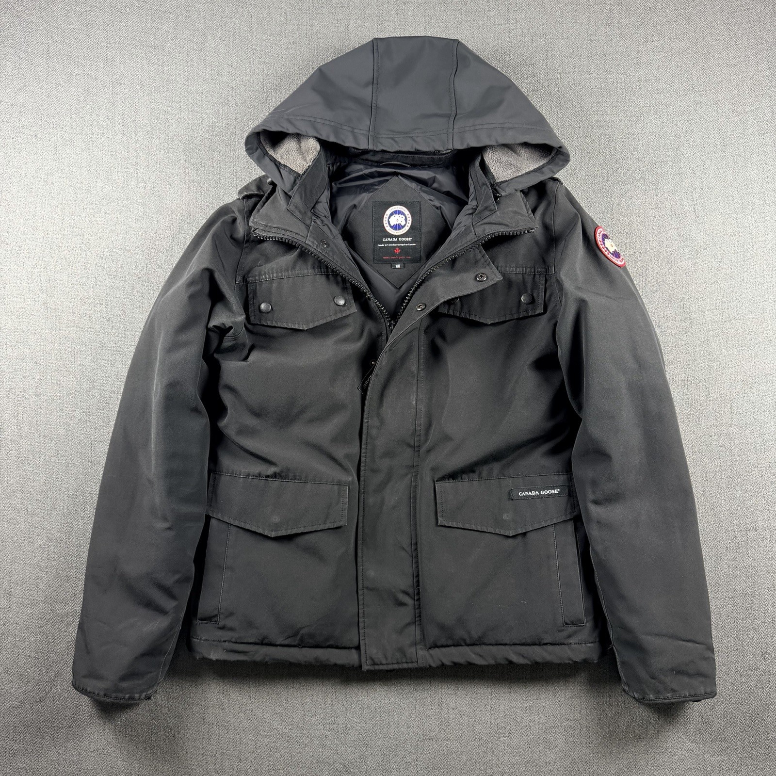 Canada Goose Burnett Jacket Black Men’s Medium M Hooded Down Parka Coat