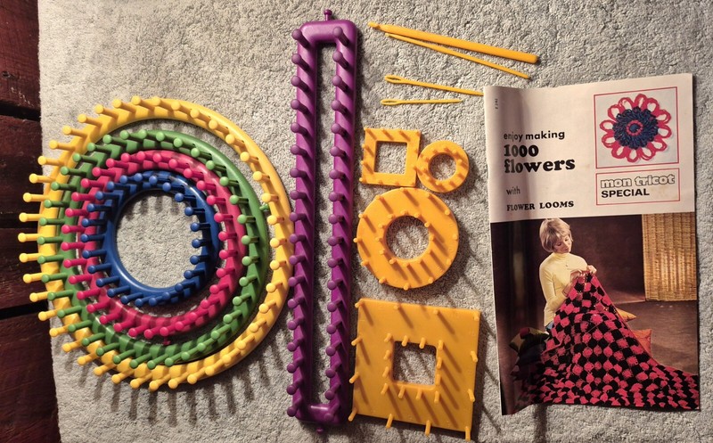 Huge Lot Of Knifty Knitter & Mon Tricot Looms ~  Oblong Round Square 