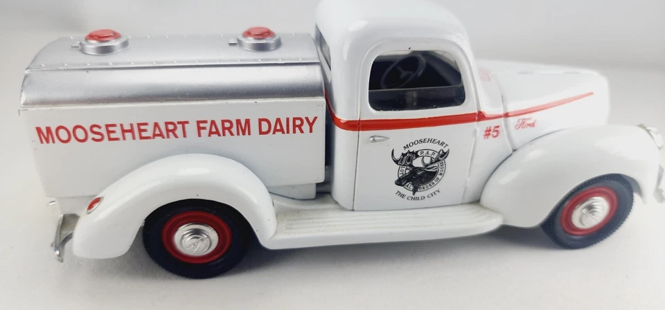 SpecCast Mooseheart 1940 Ford furgoneta de reparto banco de monedas 8226 edición limitada 6,5" Foto 3 de 4