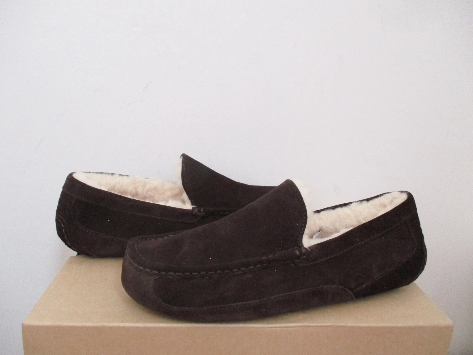 Scarpe pantofole UGG Australia uomo ASCOT 10US ESPRESSO Brn scamosciate nuove senza scatola $120 prezzo consigliato