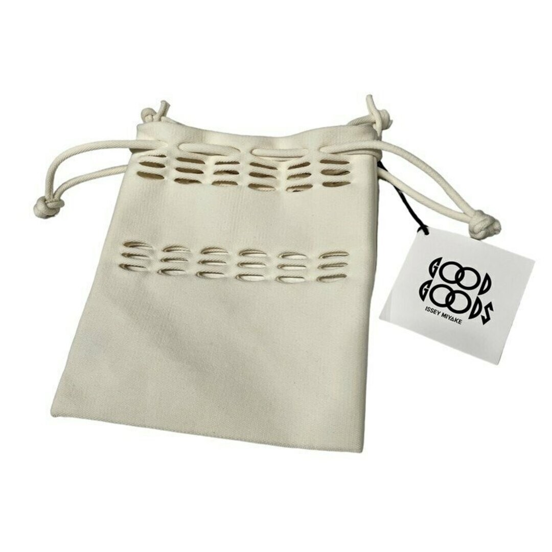 バッグ GOOD GOODS ISSEY MIYAKE MOKKO アイテムのご紹介「MOKKO TOTE」 – isseymiyake.com