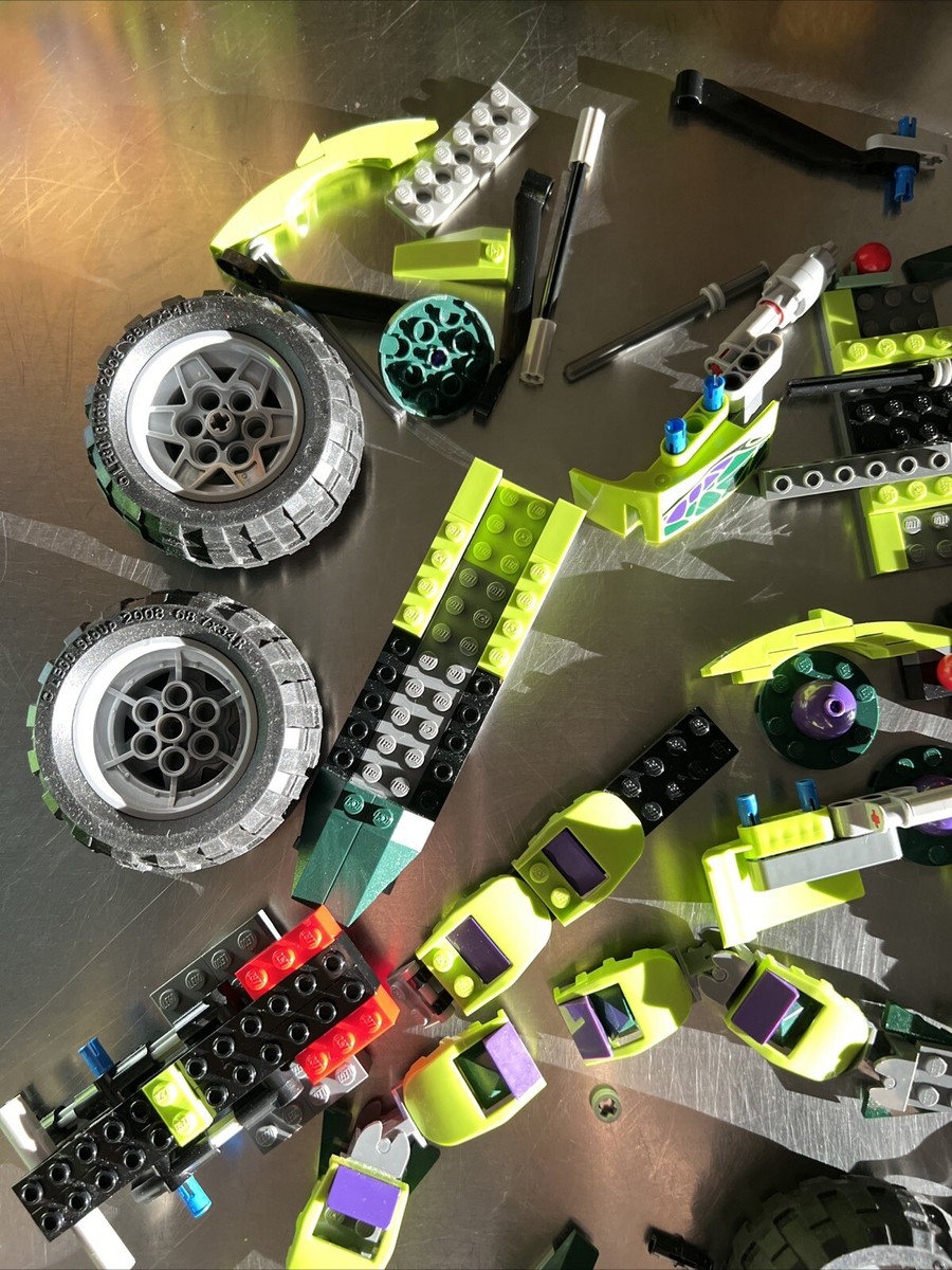 「掘り出し」フィーバーモンスター Fangpyre Truck Ambush - Lego Ninjago - 9445 - Designer Video