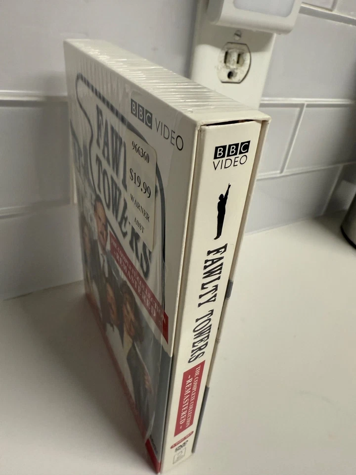 Fawlty Towers: the Complete Collection (Remastered) (DVD, 1975) - Imagem 3 de 3