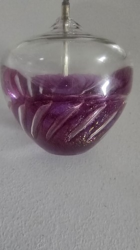 Bottiglia olio bullicante numerata firmata Maytum Studio vetro artistico 1997 e supporto - Foto 17 di 22