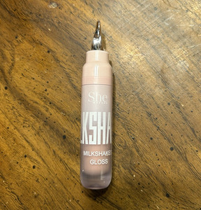 She Makeup Milkshakes Gloss Lip Gloss, Pink Shade, Liquid Shine Effect
