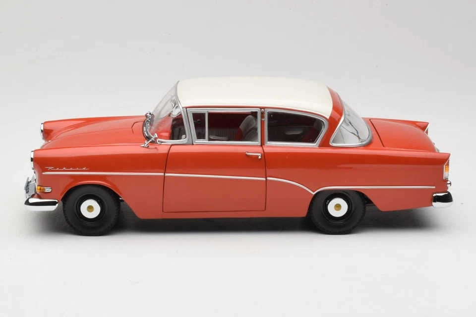180043201 Opel Rekord P1 rojo Minichamps 1:18 Foto 4 de 4