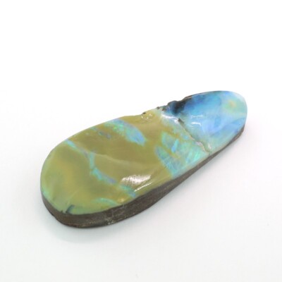 Boulderopal  69,43 carat  blau-grünes Farbspiel Australien Rarität Wert   2.700