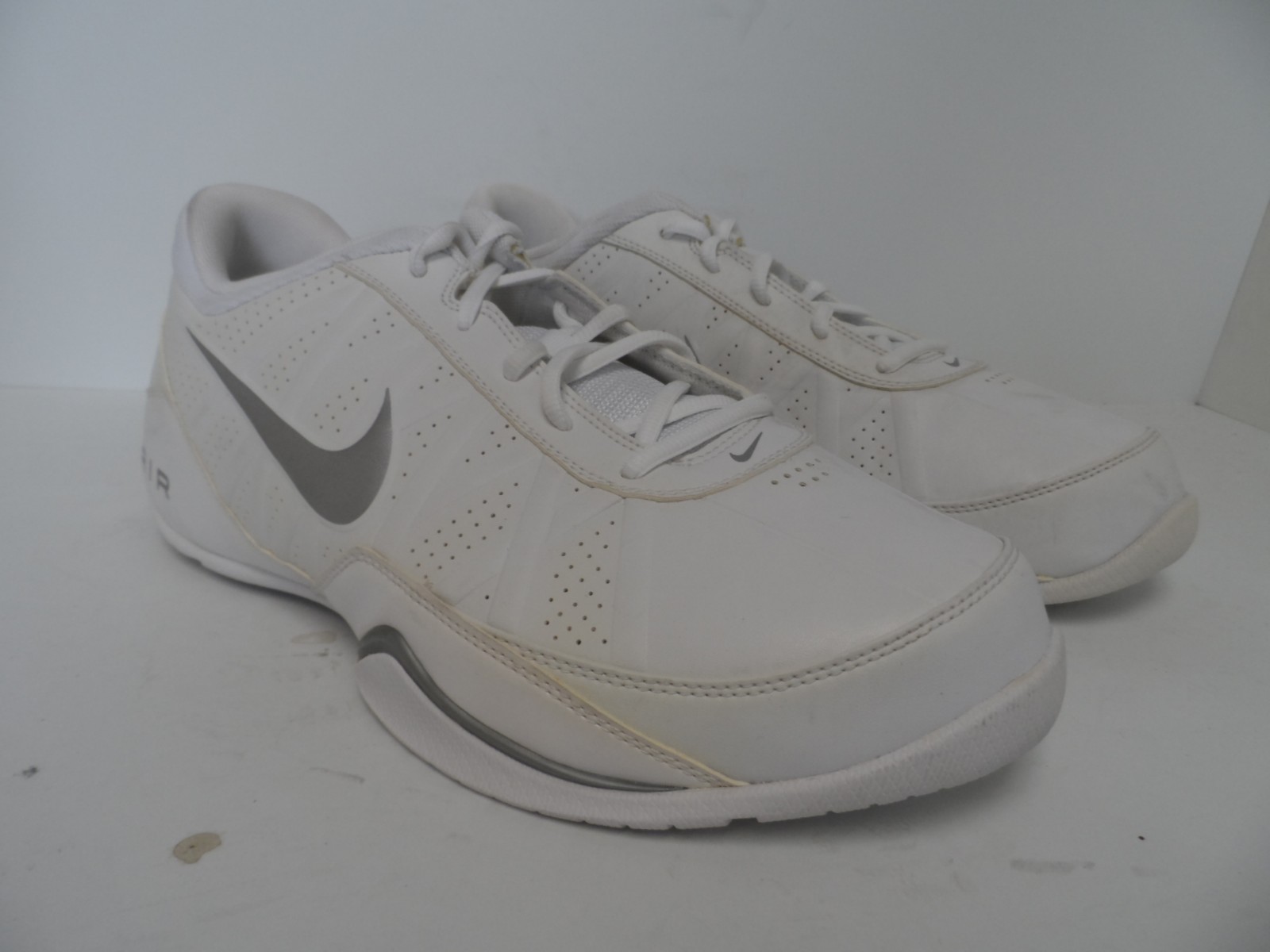Nike Men's Air Ring Leader Low Athletic Shoes White Size 13M Nike Men's Air Ring Leader Low Athletic Shoes White Size 13M