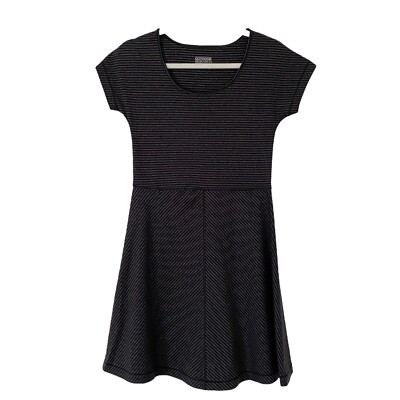 black and white striped athletic dress Black & White Striped Long Sleeve Knit Mini Dress Black & White / 10