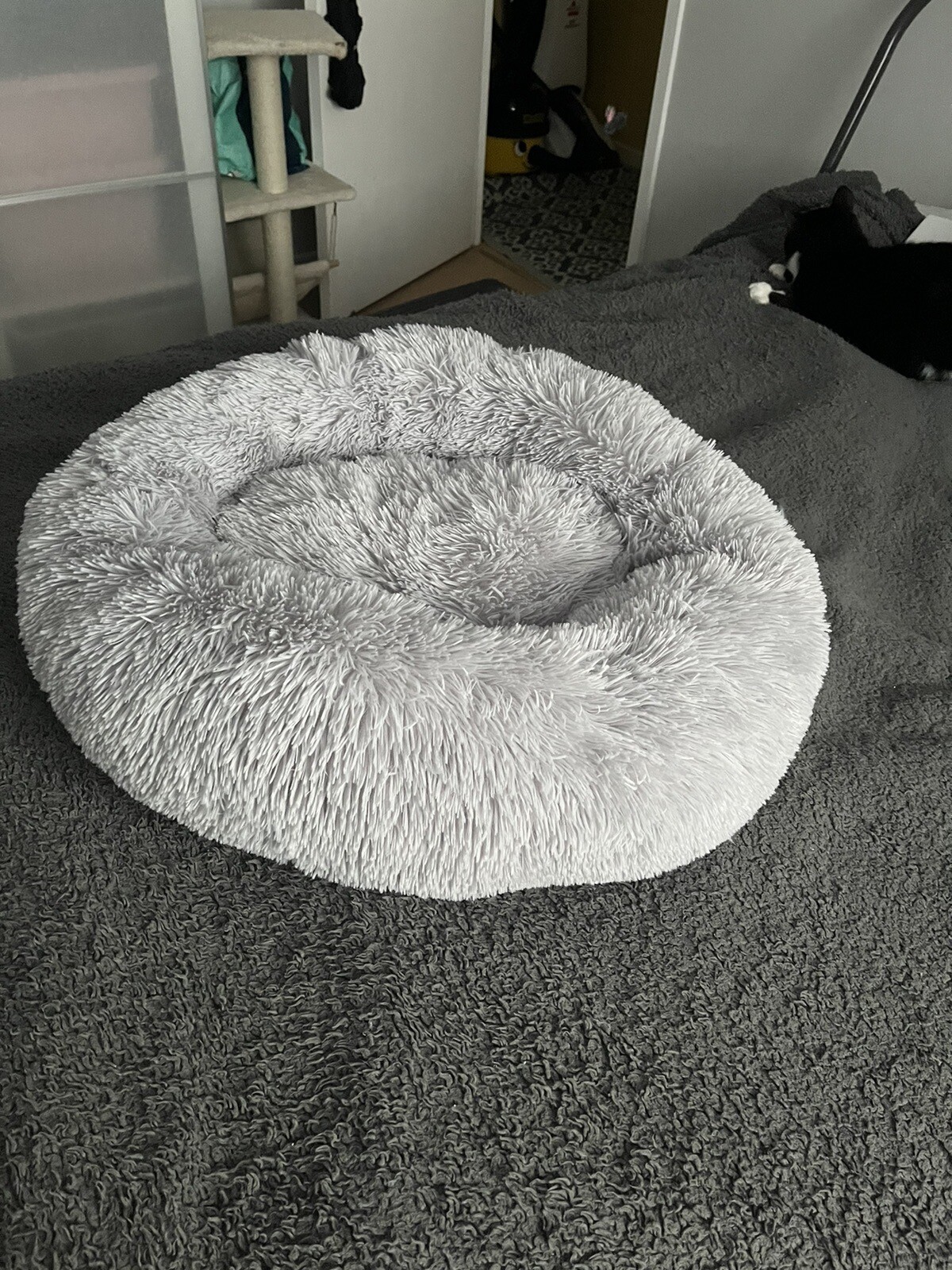 Fluffy Soft Comfy Calming Donut Dog Cat Beds Warm Bed Pet Round Plush