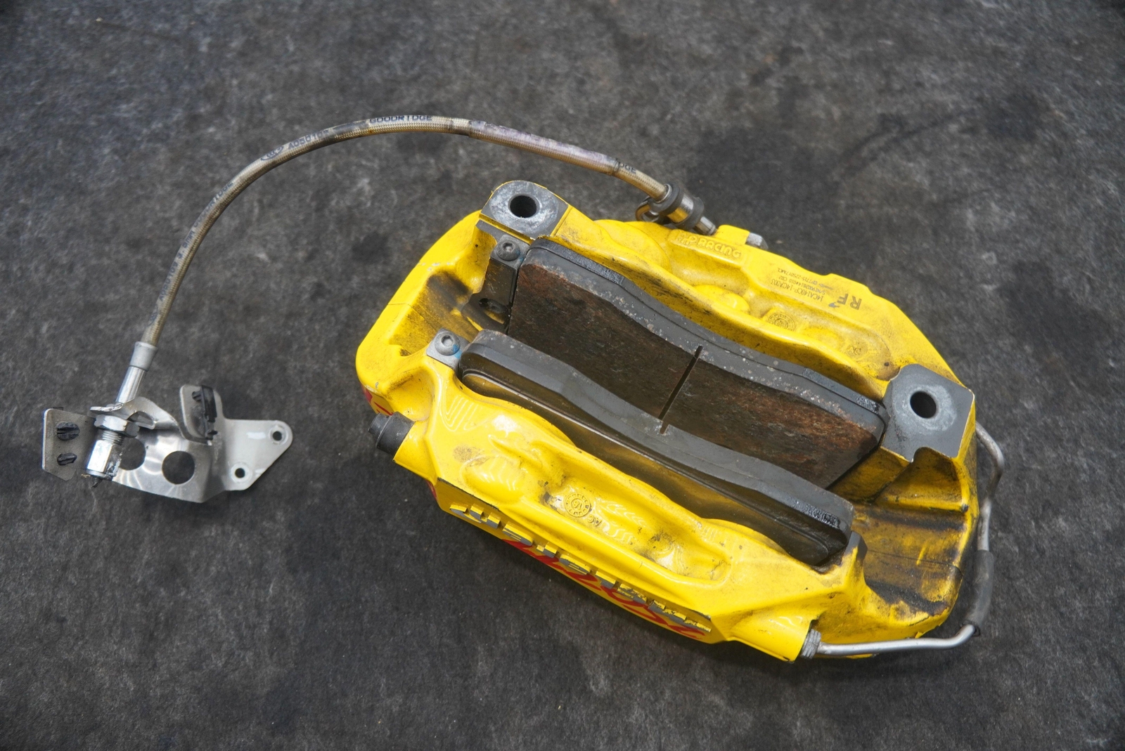 Front Right Side Brake Caliper Yellow 14CA140CP OEM McLaren 720S 2020 *Note*