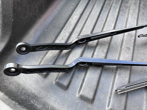 BMW X6 F16 X5 F15 Front Wiper Blade Arm Pair 2017 RHD - Picture 5 of 7