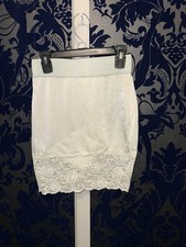 VANITY FAIR HALF SLIP NYLON LACE TRIM SIZE MEDIUM USA 120 