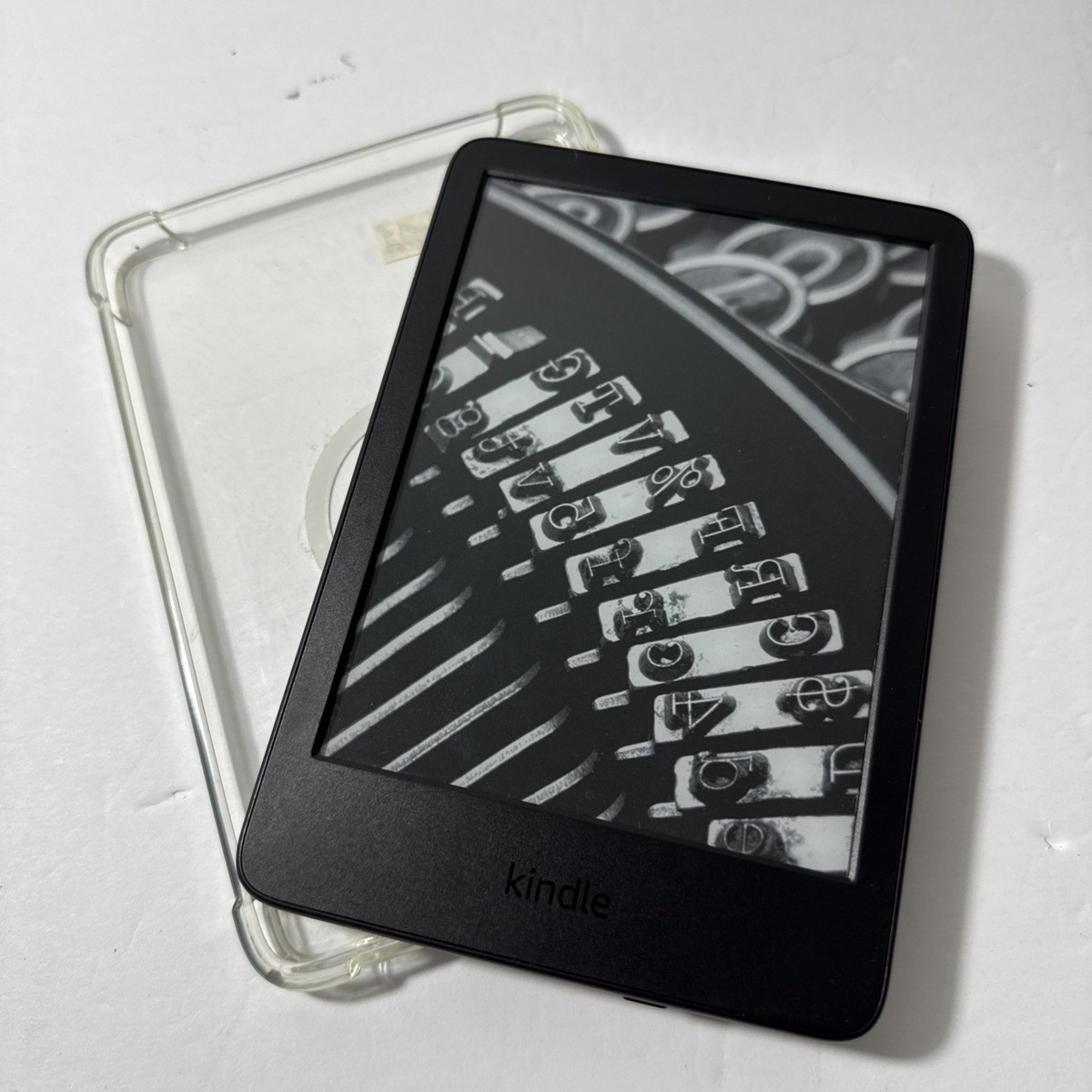 Kindle Paperwhite 11th Gen 16GB, Wi-Fi, 6.8” - Black Tested