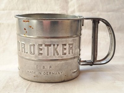 Mehlsieb Metall Dr. Oetker D.B.P. Made in Germany alt Vintage