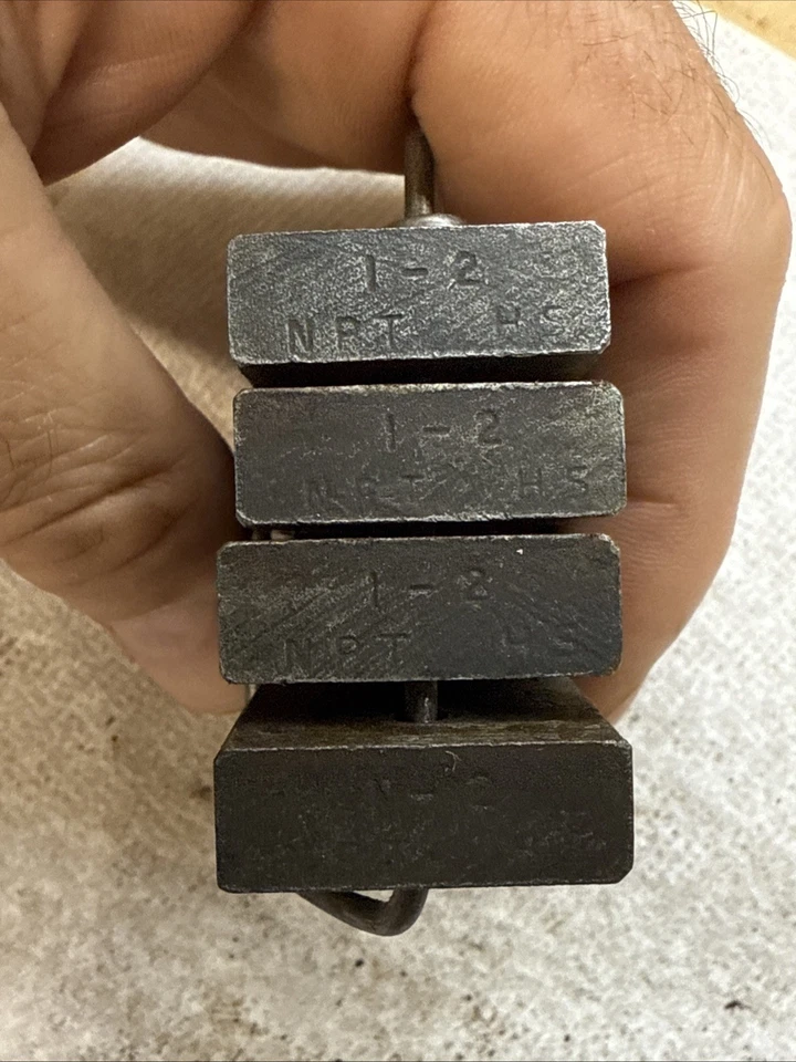 Ridgid 47785 Stainless Steel 1” - 2” NPT RH Universal Bolt Die Set - Image 2 of 4