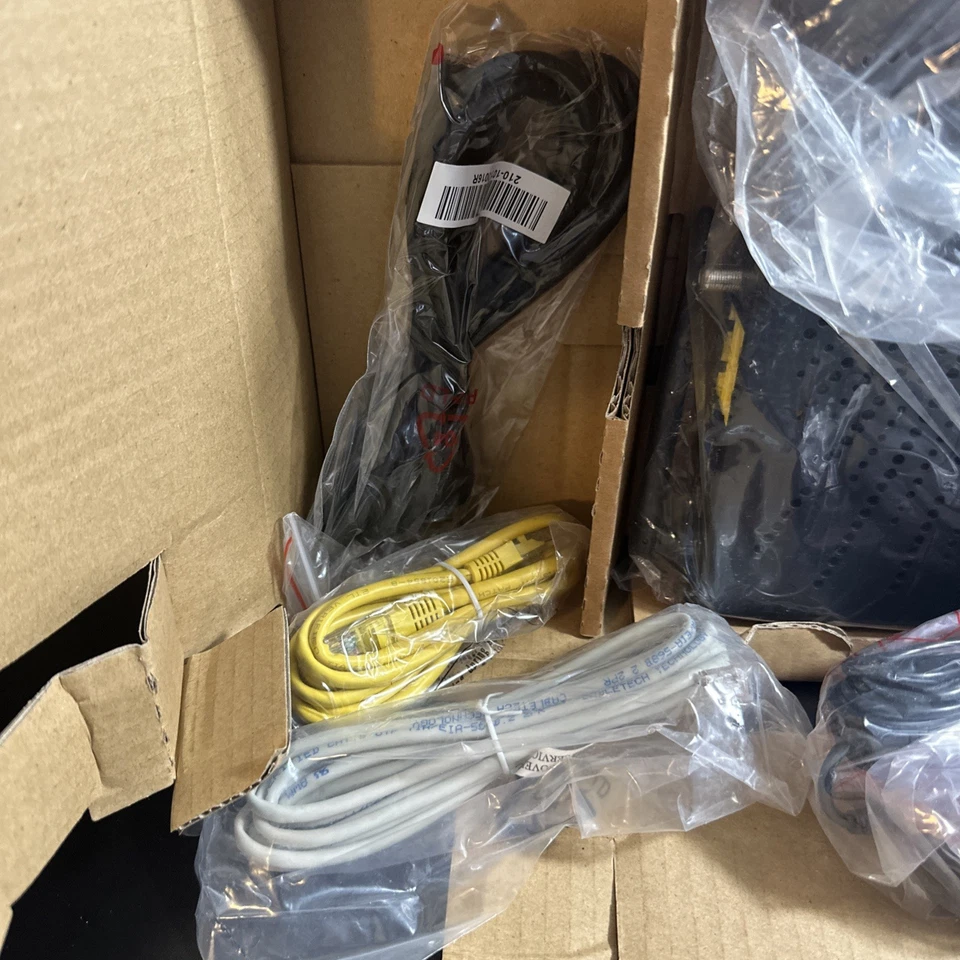 Cisco DDR2200 CLADSL2+ Residential Gateway Router Modem Complete Set w/Adapter - Image 2 of 4