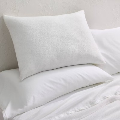 Standard/Queen Medium Machine Washable Memory Foam & Down Alternative Bed