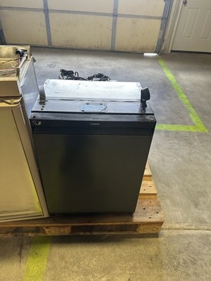 Dometic 9620001834 NRX 0080C Compressor Refrigerator 2.6 CU FT (Right Hinge)(ST)