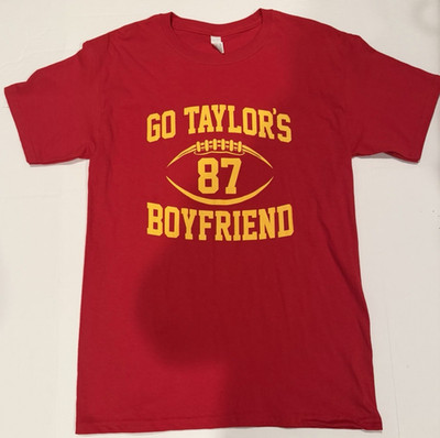BRAND NEW! Go Taylor s Boyfriend Red T-shirt Size Adult Medium