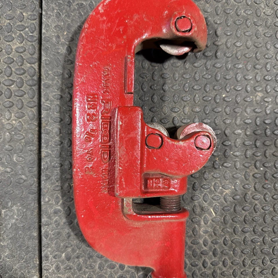 Original Rigid No 2  1/8" to 2" Heavy Duty Pipe Cutter made in ELYRIA OHIO USA - Image 2 of 4