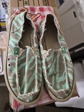 Womens Sanok Size 7 Slip On Comfort Shoes