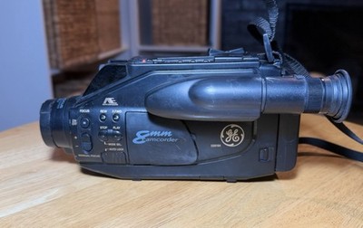 GE CG818A 8mm Camcorder Tested Working w/ Box Charger Battery Manual