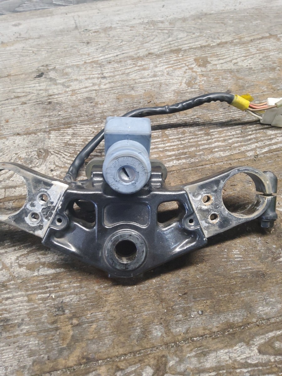 1987 8787-90 Kawasaki Ninja ZX750F Upper Triple Tree Clamp w