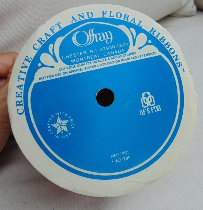 Offray craft and floral ribbons 2.75 inch wide MARY ENGELBREIT Holiday Believe - Image 4 of 4