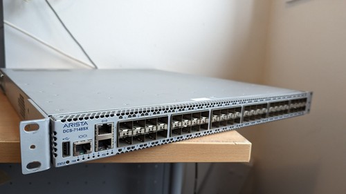 Arista DCS-7148SX 48 Port SFP+ Switch 5 X Fan + 2 X PSU - Picture 3 of 8