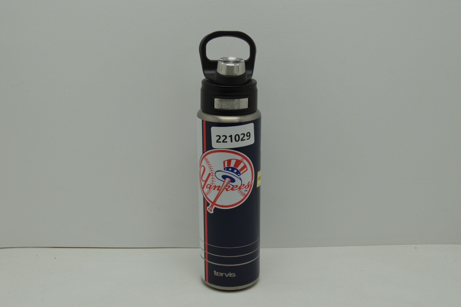 MLB New York Yankees 24oz Final Score Wide Mouth Water Bottle, New