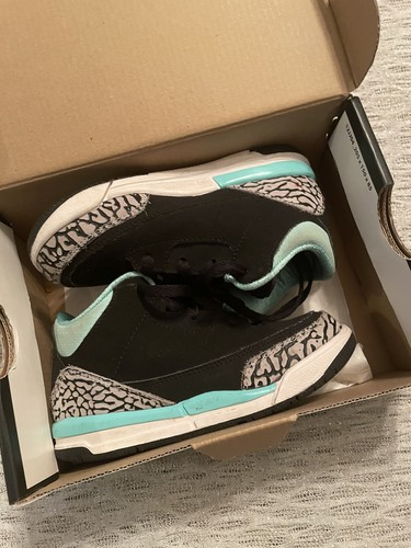 turquoise jordan 3