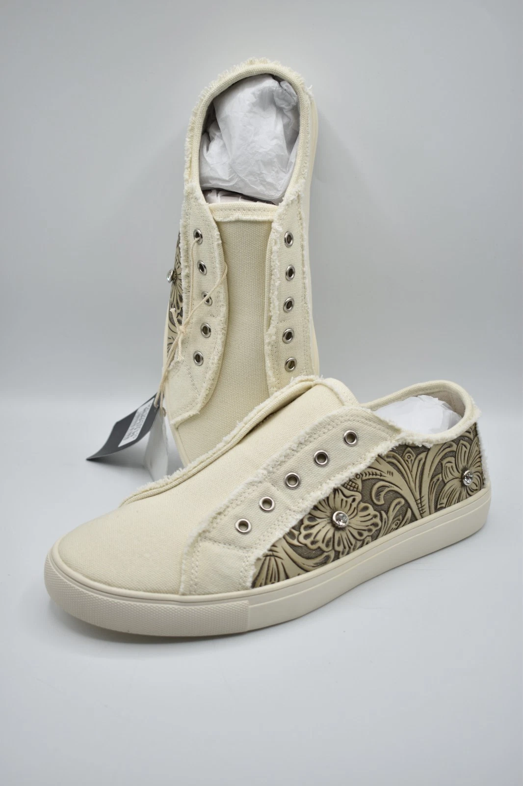 Montana West Womens Size 10 Ivory Canvas Casual Sneakers Floral Tooled Western