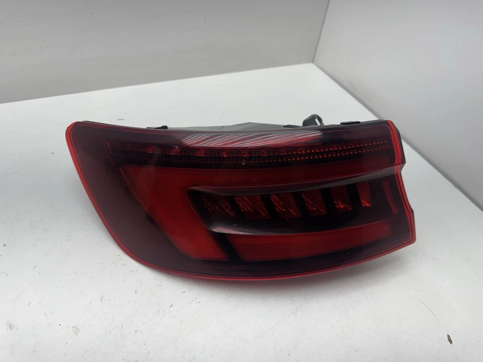 Lámpara de luz trasera exterior lado conductor Audi A4 17-29 8W5945091F OEM Foto 3 de 4