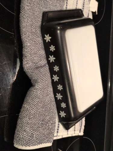 Vintage Pyrex Black Snowflake 548-B Space Saver Casserole Dish 1-1/4 Quart