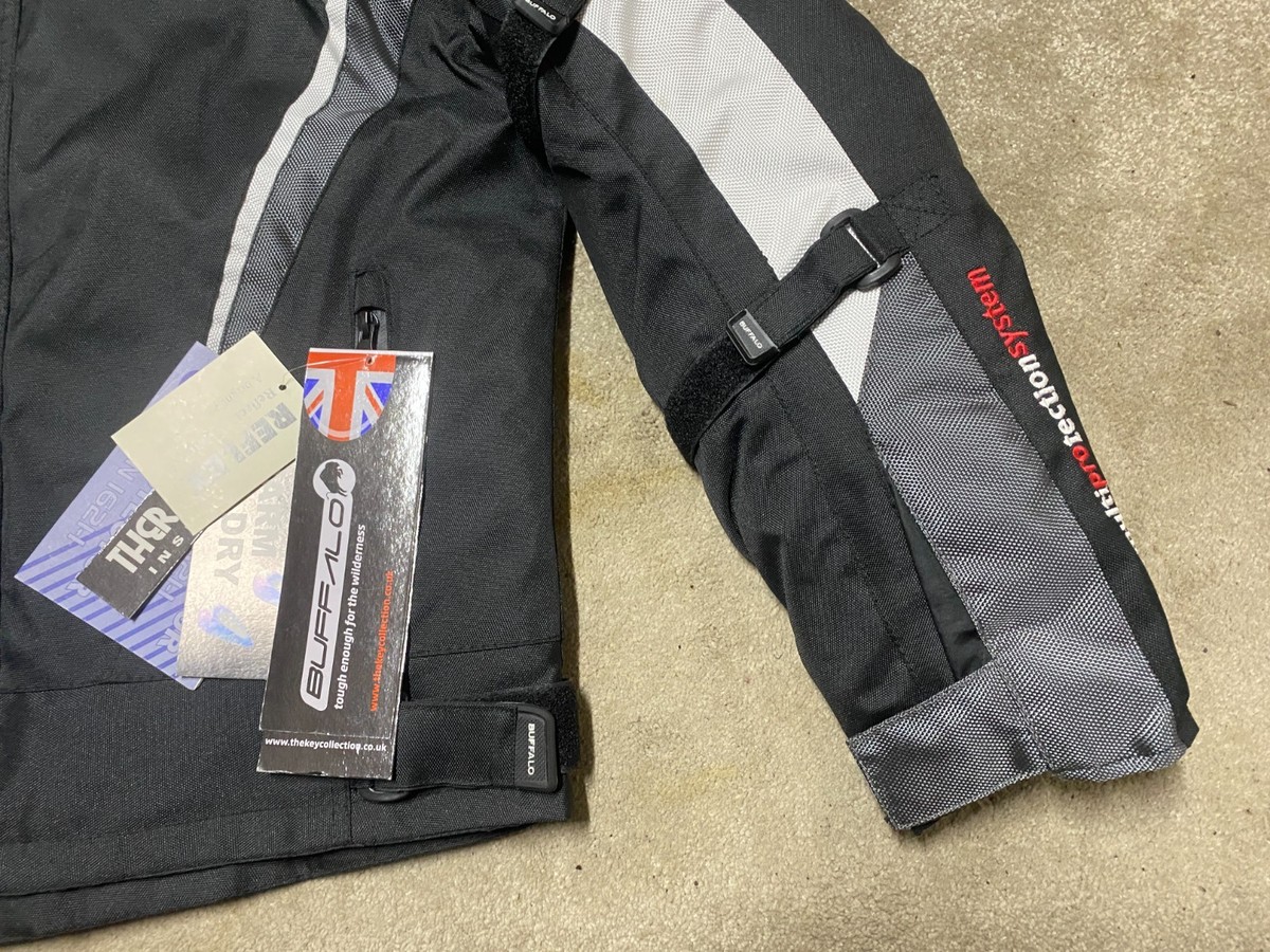 TEN BUFFALO JKT RED M』 Buffalo Commando Jacket - Black/Red - Next