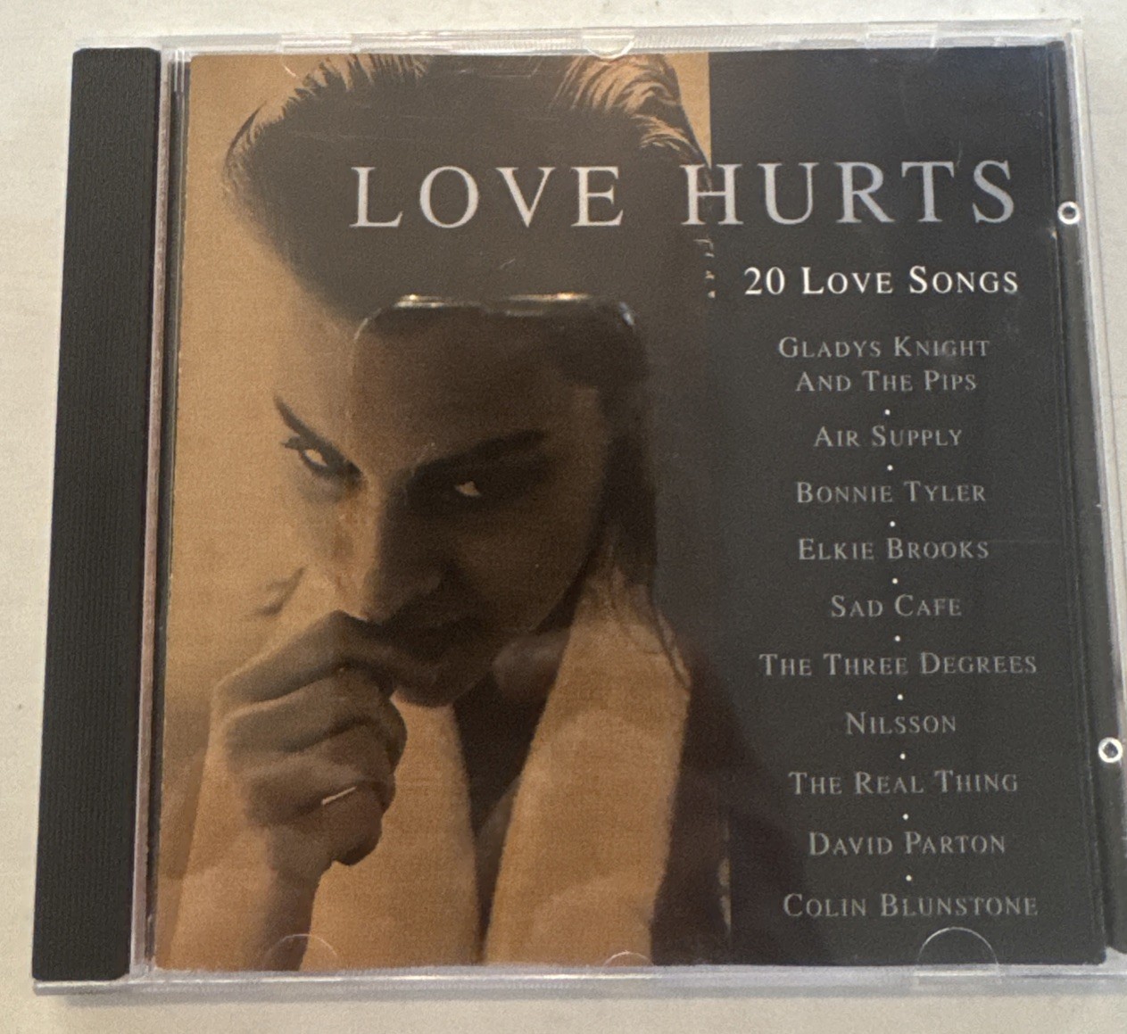 Love Hurts - CD Album - 1994 Kaz Records - 20 Great Love Songs MINT CONDITION