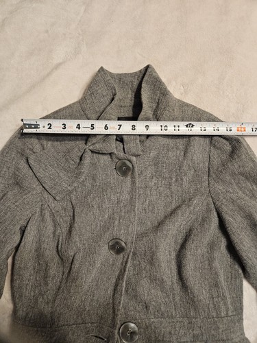 Gray wool blend women’s short coat with high collar, front button closure, and two front welt pockets, Sz 8 USA made.
