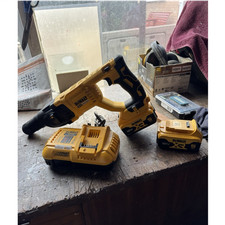 Dewalt DCM565 18V XR Brushless Cordless Drill 2x5Ah Batteries & Charger
