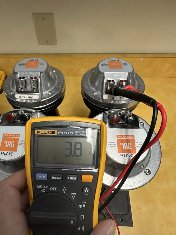 JBL 2431H x6 con garganta y guía de ondas 90 grados para matriz de líneas de muy alta salida Foto 3 de 4