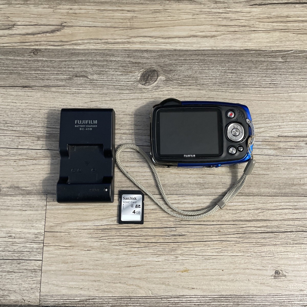 Fujifilm FinePix XP20 Camera Waterproof w/Battery, & Charger