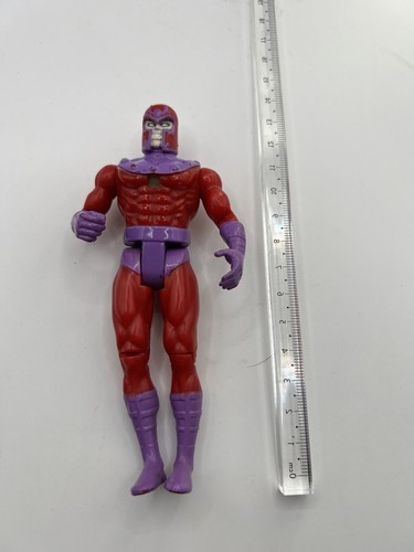 Marvel X-Men MAGNETO 5.5" Action Figure 1992 ToyBiz (Super Spark Action) - Fair - Picture 2 of 4