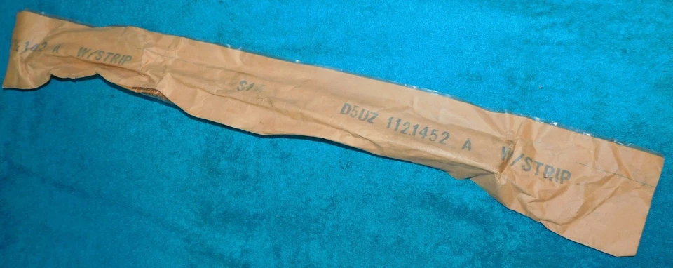 Ford E100 E150 E250 E350 Econoline 1975-1991 NOS PUERTA DERECHA CORREA DE VIDRIO RESISTENTE A LA INTEMPERIE Foto 4 de 4