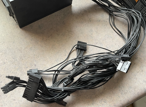 Apevia 550W Captain Power Captain Power Supply ATX AC 115/230V - Picture 2 of 5