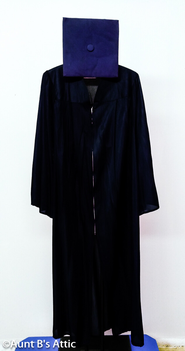 Graduation Gowns Assorted Colors & Sizes Pre-Owned | eBay