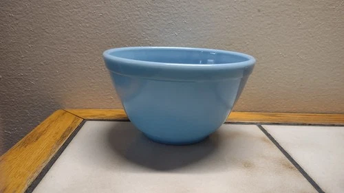 Vintage PYREX Delphite Blue Blueblle 401 Mixing Bowl 1 1/2 Pint