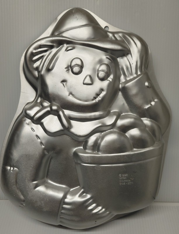 Wilton Scarecrow Fall Cake Pan Aluminum Silver 2105-8820