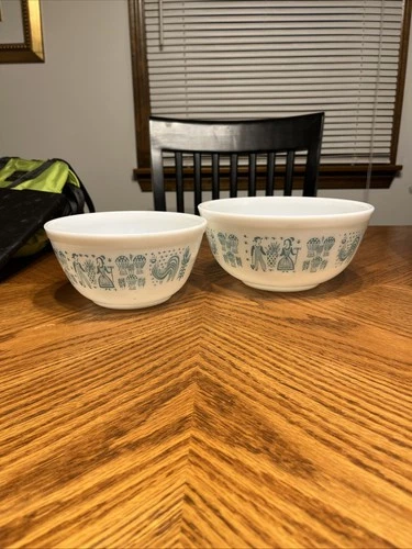 Pyrex Turquoise Amish Butterprint Mixing Bowls Big and Small Set of 2 Vintage