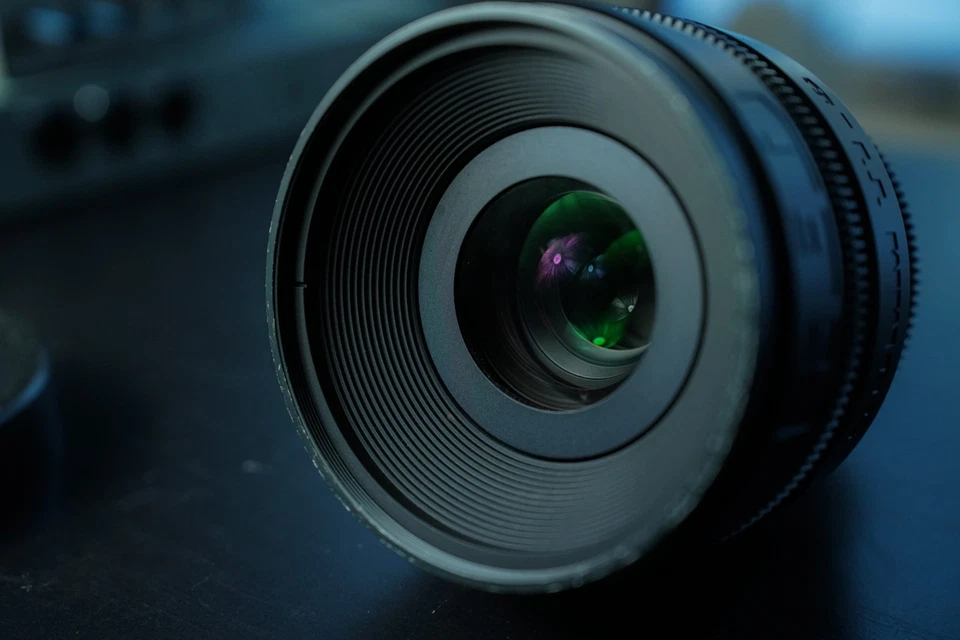 RED Pro 50mm T1.8 Prime Lens (PL Mount) - Image 3 of 4