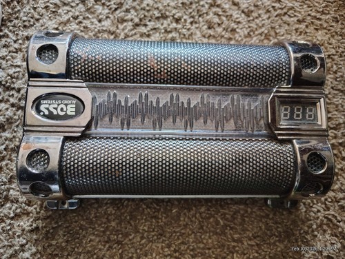 BOSS Audio Systems CAP8 8 Farad High Performance Car Audio Power Capacitor